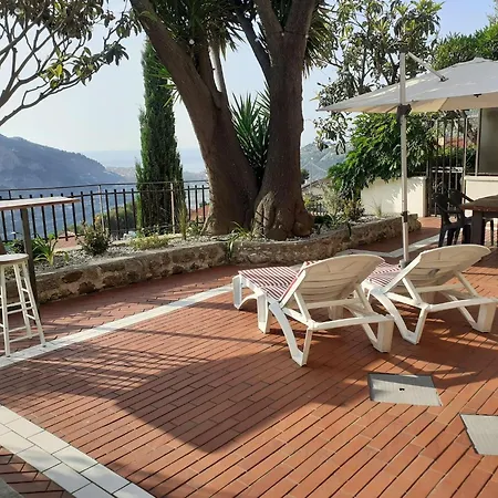 Family In French Riviera Holiday home *