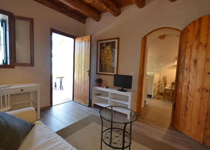 Family In French Riviera Feriehus