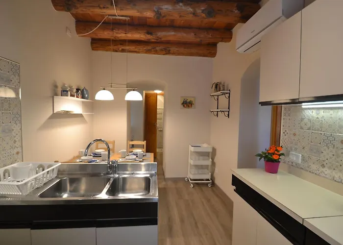 Family In French Riviera Feriehus